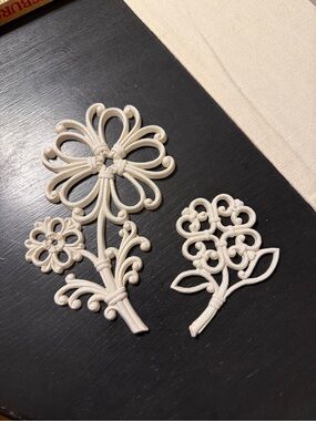 Vintage HOMCO set of 2, flower wall hangings
